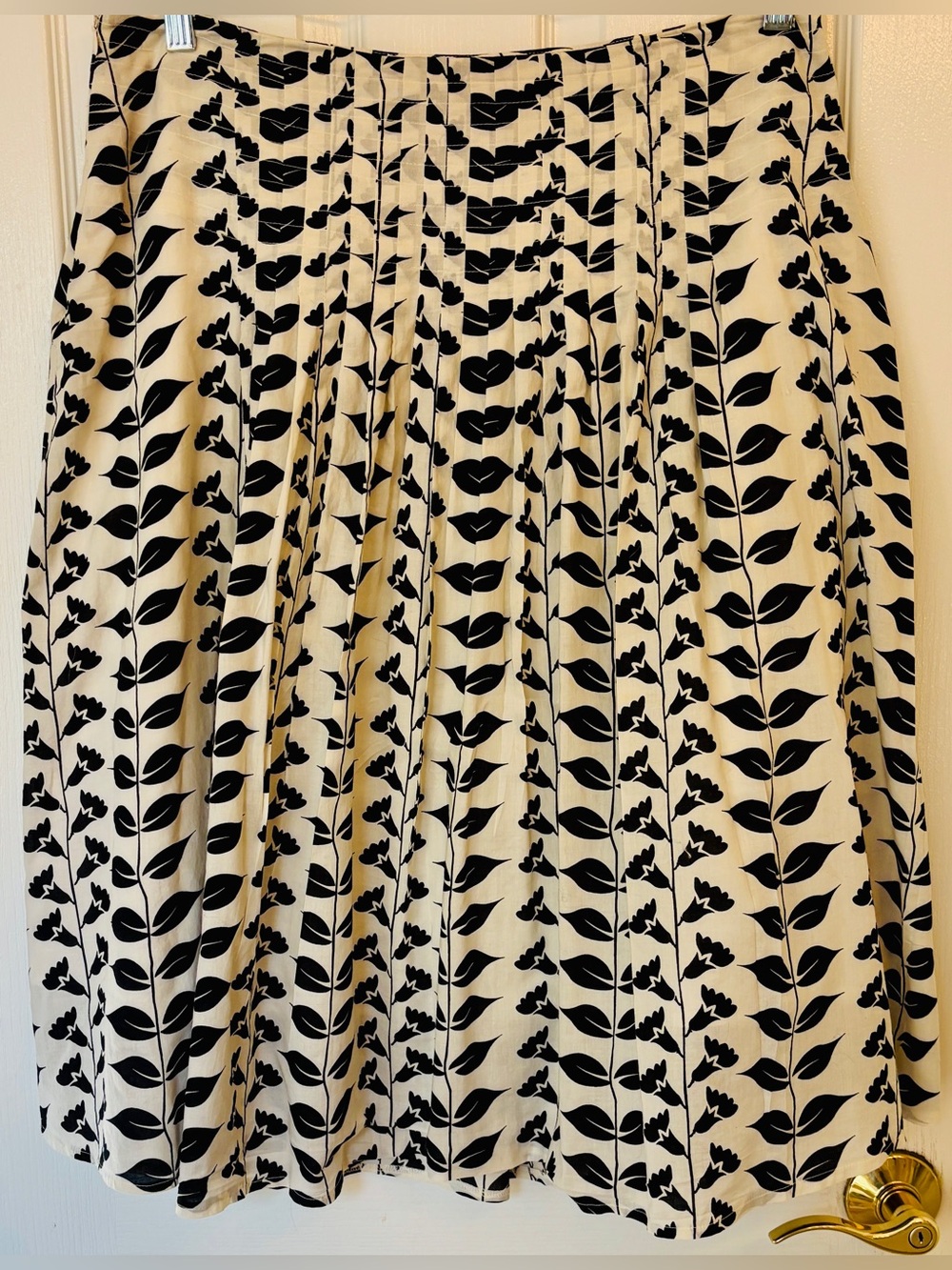 Pretty Black and White Floral Pleated A-Line Cotton Skirt ~ Women’s XL ~ - Picture 2 of 7